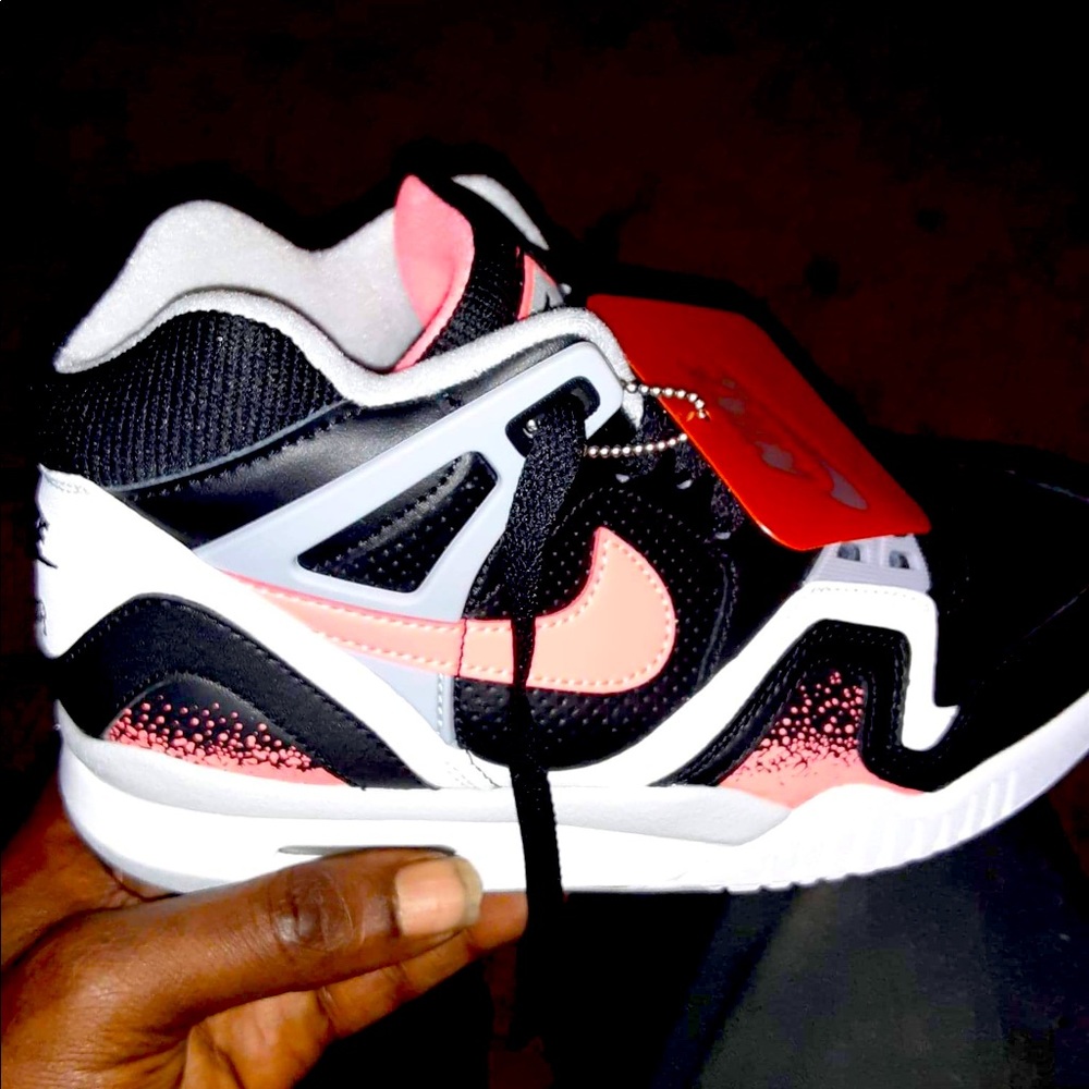 Air Tech Challenge 2 “Black Lava”